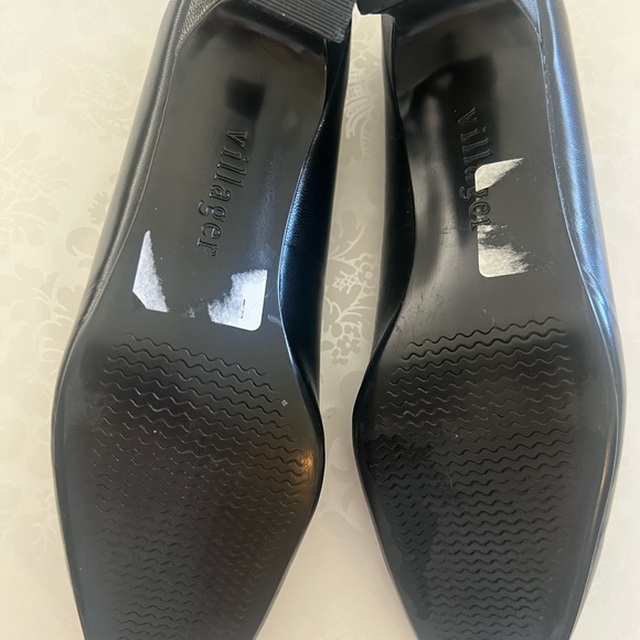 Liz Claiborne “Villager” leather pump size 9M worn 1 time! - Picture 5 of 11
